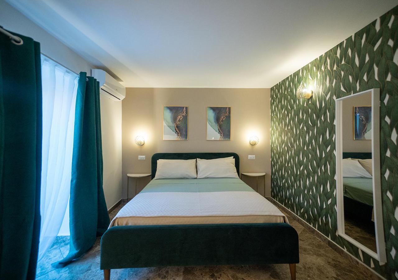 Le Stanze Di Cloe Hotel Naples Exterior photo