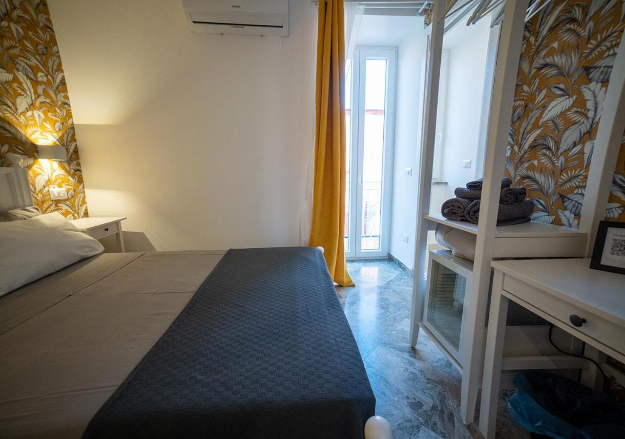 Le Stanze Di Cloe Hotel Naples Exterior photo