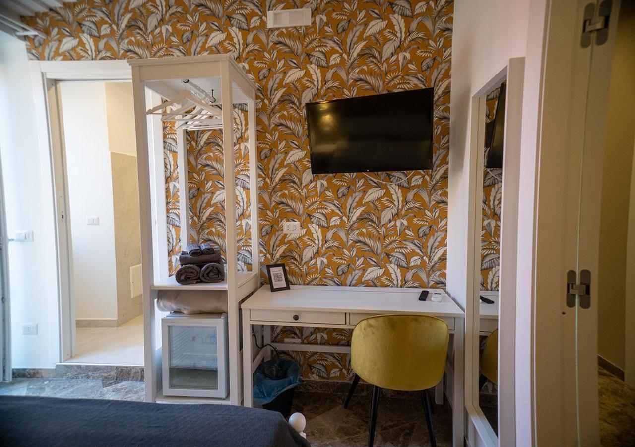 Le Stanze Di Cloe Hotel Naples Exterior photo