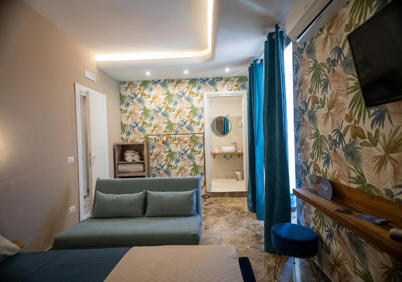 Le Stanze Di Cloe Hotel Naples Exterior photo